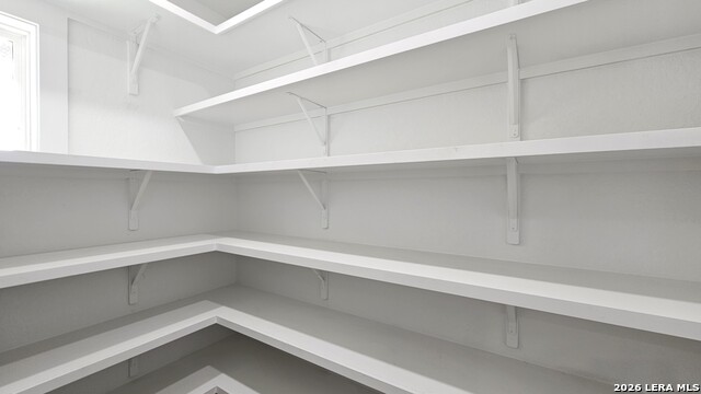 Image 13 of 42 For 105 Oakmont Ln