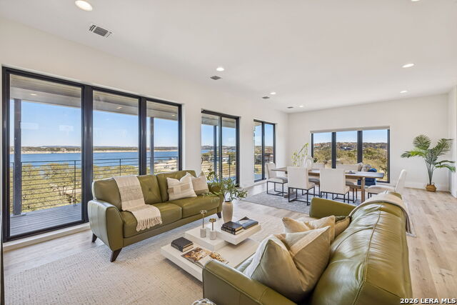 Image 18 of 49 For 1521 Chipmunk