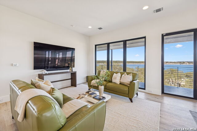 Image 19 of 49 For 1521 Chipmunk