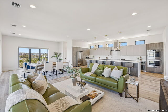 Image 22 of 49 For 1521 Chipmunk