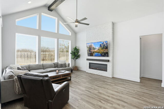 Image 11 of 47 For 405 Corwin  