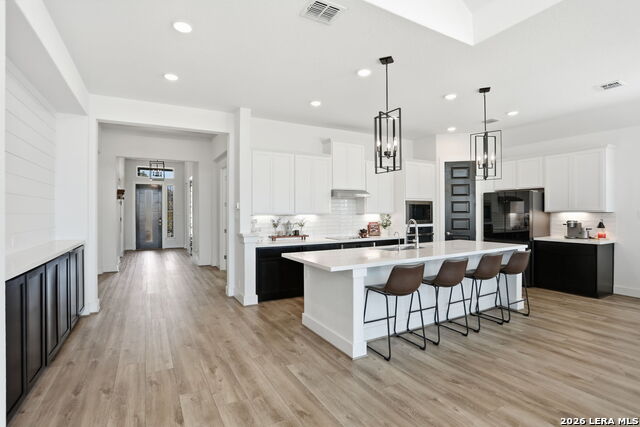 Image 14 of 47 For 405 Corwin  