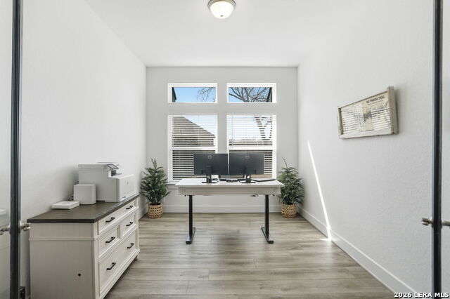 Image 7 of 47 For 405 Corwin  