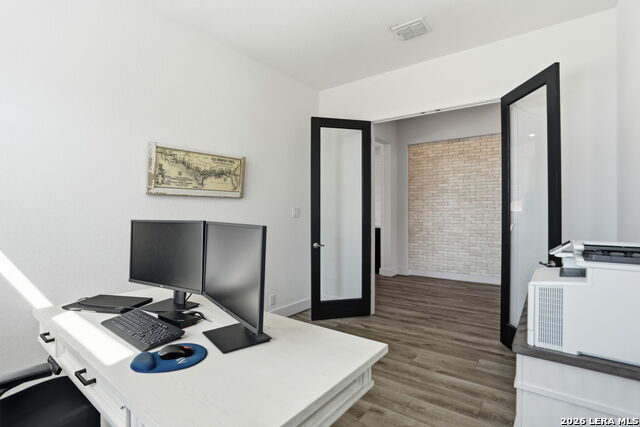 Image 8 of 47 For 405 Corwin  