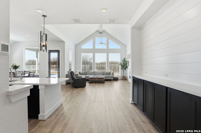 Image 9 of 47 For 405 Corwin  