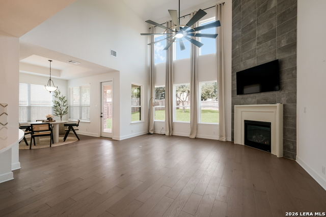 Image 12 of 29 For 8735 Shady Gate