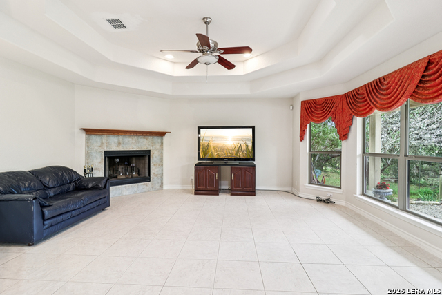 Image 10 of 66 For 718 Park Shores