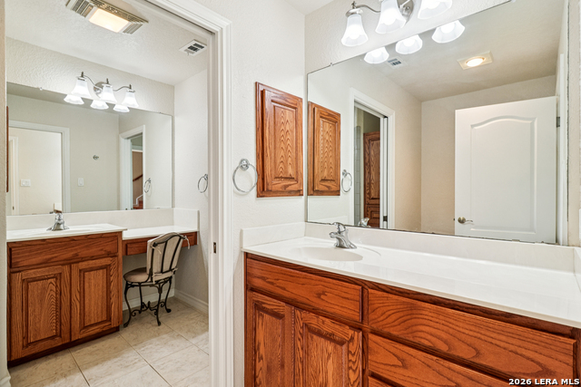 Image 27 of 66 For 718 Park Shores