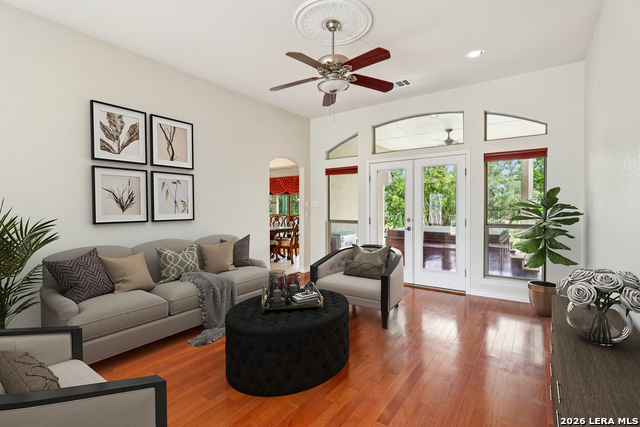 Image 9 of 66 For 718 Park Shores