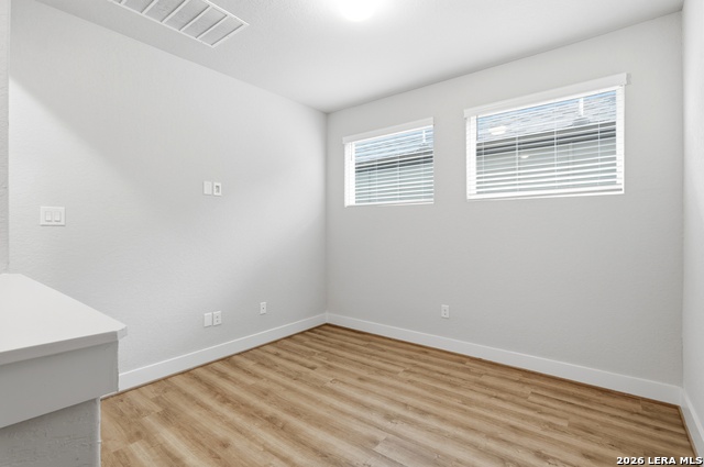 Image 19 of 33 For 8851 Oakland  10