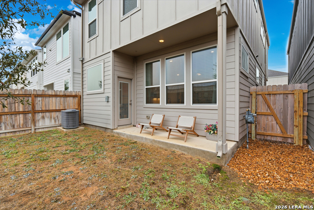 Image 26 of 33 For 8851 Oakland  10