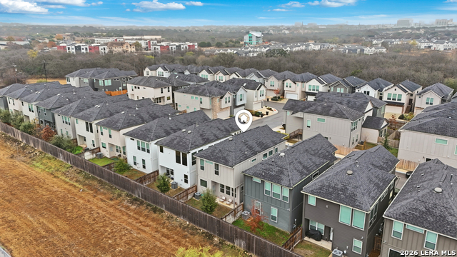 Image 28 of 33 For 8851 Oakland  10