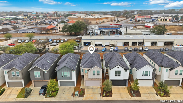 Image 4 of 33 For 8851 Oakland  10