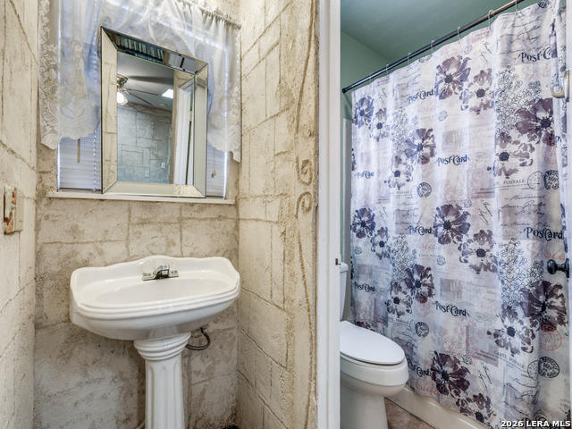 Image 11 of 21 For 9334 Cliff Way St