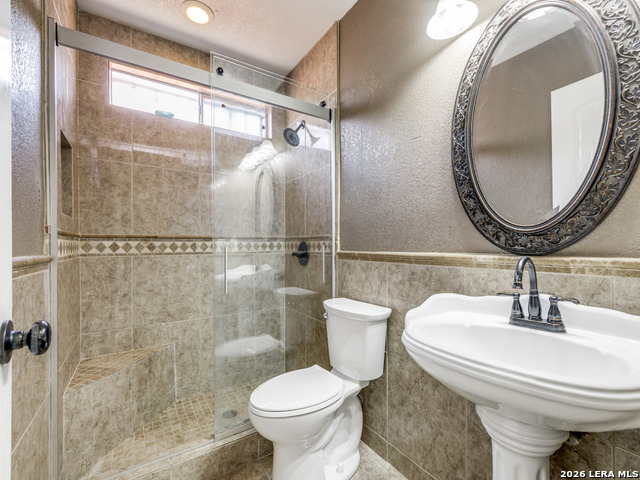 Image 14 of 21 For 9334 Cliff Way St