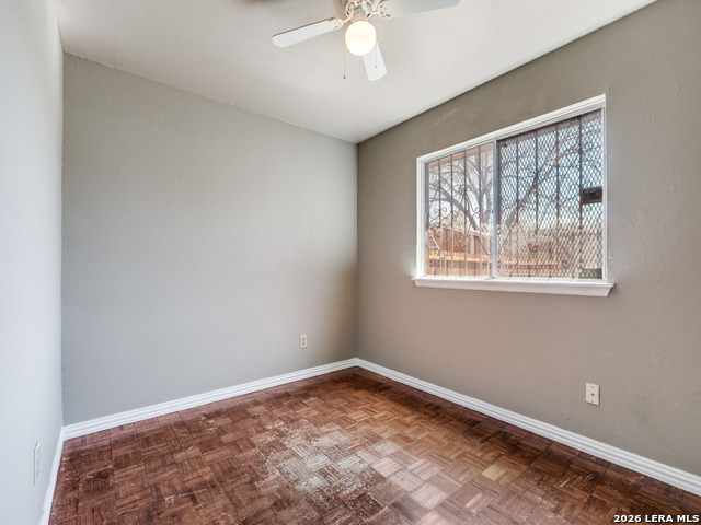 Image 15 of 21 For 9334 Cliff Way St