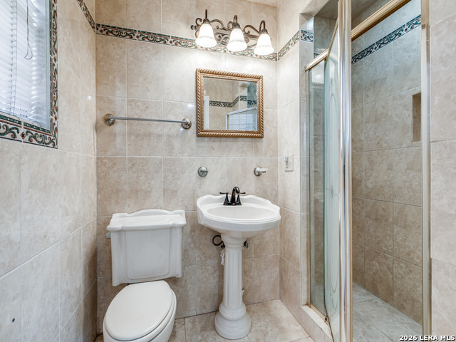 Image 20 of 21 For 9334 Cliff Way St