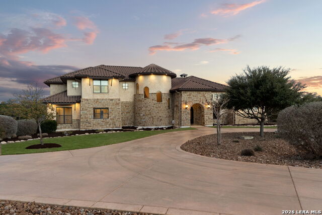 Listing photo id 100 for 1039 Bluewater Place