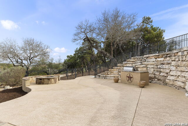 Listing photo id 104 for 1039 Bluewater Place