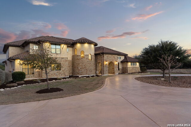 Listing photo id 110 for 1039 Bluewater Place