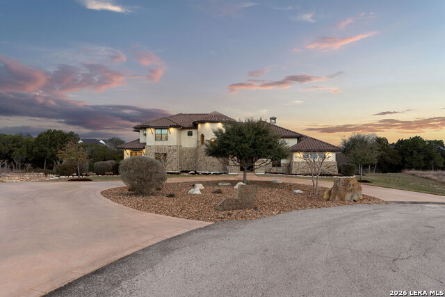 Listing photo id 116 for 1039 Bluewater Place