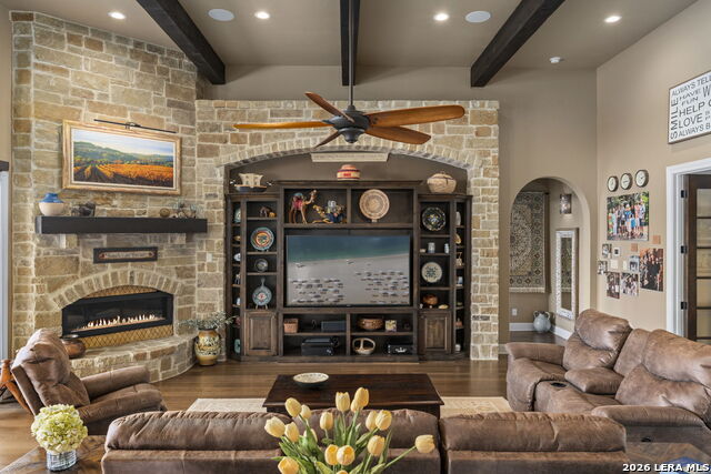Listing photo id 10 for 1039 Bluewater Place
