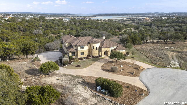 Listing photo id 126 for 1039 Bluewater Place