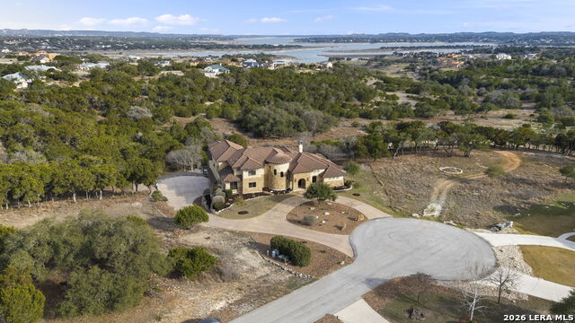 Listing photo id 128 for 1039 Bluewater Place