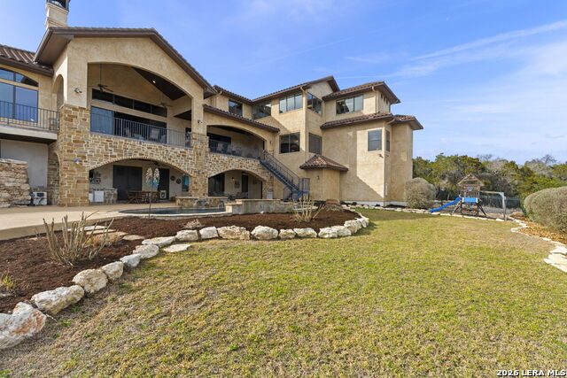 Listing photo id 129 for 1039 Bluewater Place