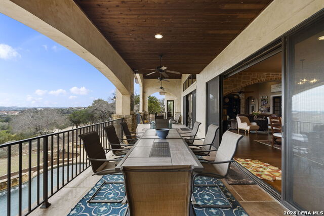 Listing photo id 133 for 1039 Bluewater Place