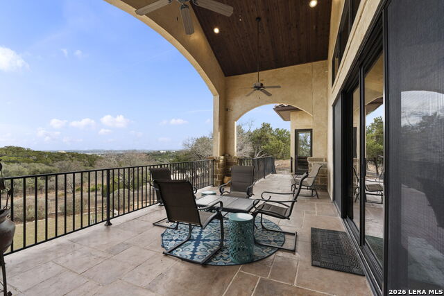 Listing photo id 134 for 1039 Bluewater Place