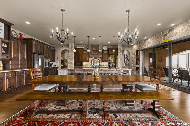 Listing photo id 17 for 1039 Bluewater Place