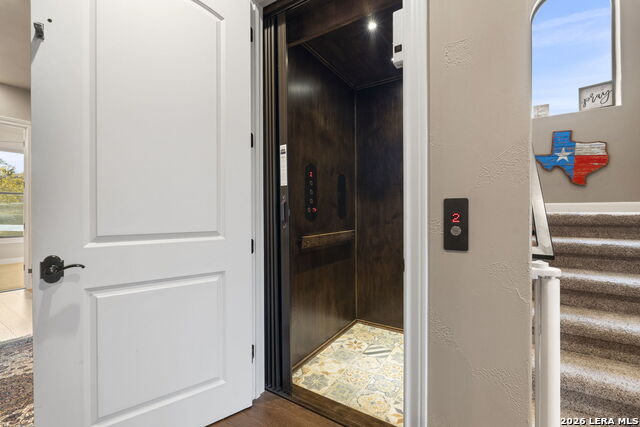 Listing photo id 30 for 1039 Bluewater Place