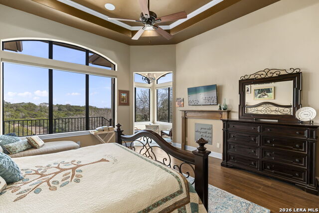 Listing photo id 35 for 1039 Bluewater Place