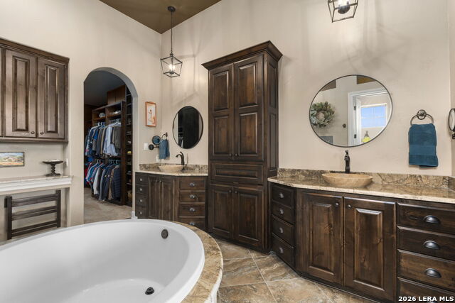 Listing photo id 41 for 1039 Bluewater Place