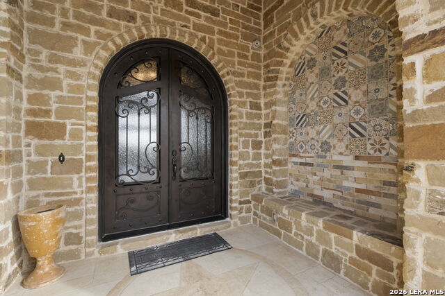 Listing photo id 3 for 1039 Bluewater Place