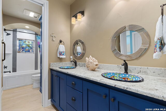 Listing photo id 59 for 1039 Bluewater Place