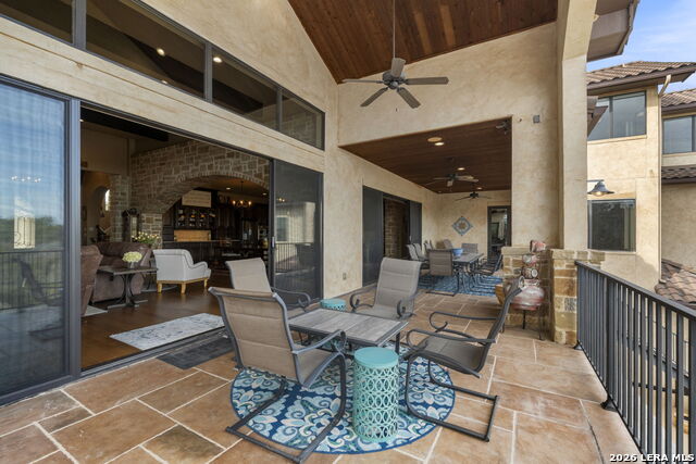 Listing photo id 72 for 1039 Bluewater Place