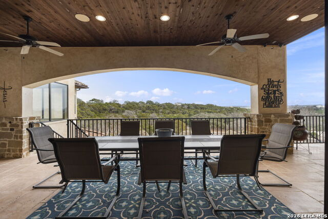 Listing photo id 73 for 1039 Bluewater Place