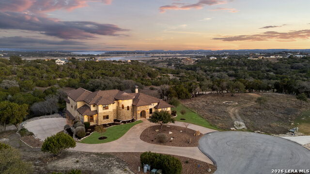 Listing photo id 74 for 1039 Bluewater Place