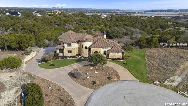 Listing photo id 77 for 1039 Bluewater Place