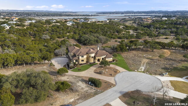 Listing photo id 78 for 1039 Bluewater Place