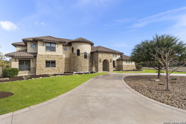 Listing photo id 81 for 1039 Bluewater Place