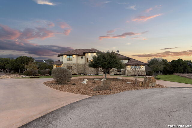 Listing photo id 85 for 1039 Bluewater Place