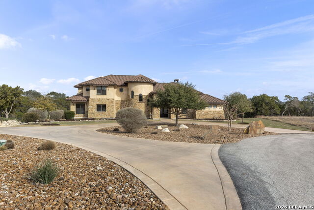 Listing photo id 91 for 1039 Bluewater Place