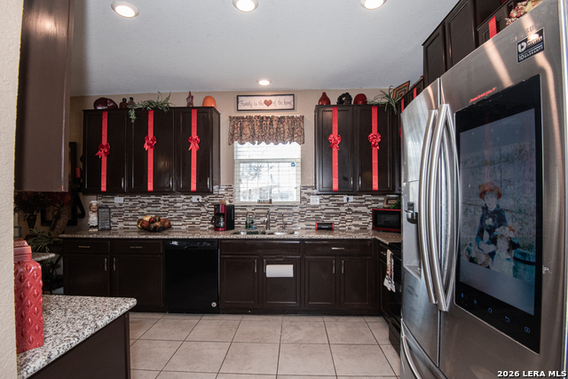 Image 15 of 34 For 9643 Pleasanton Bluff