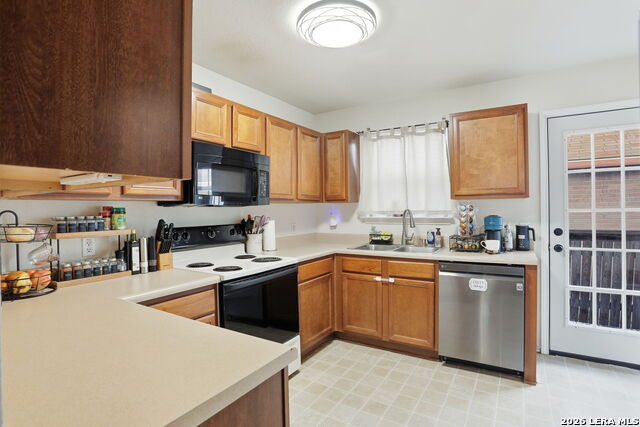 Image 10 of 30 For 10727 Shaencrossing