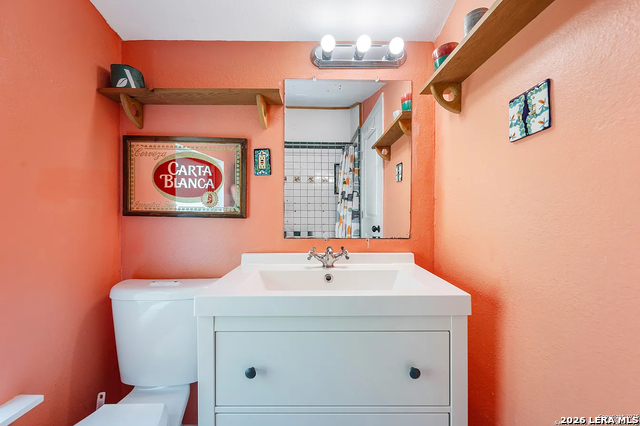 Image 11 of 18 For 513 Rosewood Ave W