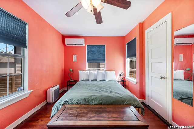 Image 14 of 18 For 513 Rosewood Ave W