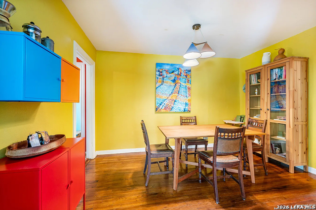 Image 6 of 18 For 513 Rosewood Ave W